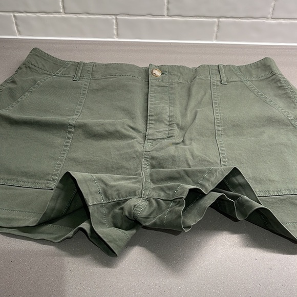 Banana Republic Shorts - Picture 7 of 7